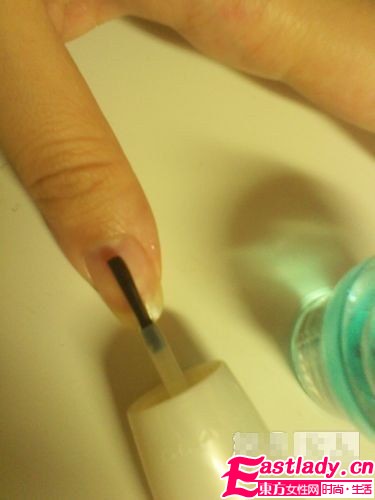 美甲達人手把手教你百搭法式美甲