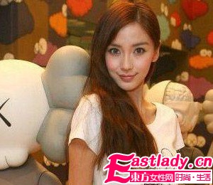 65歲立變25歲 女明星玩轉裝嫩妝(組圖)