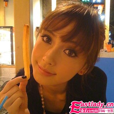 AngleBaby演繹 超 靚 大眼妝