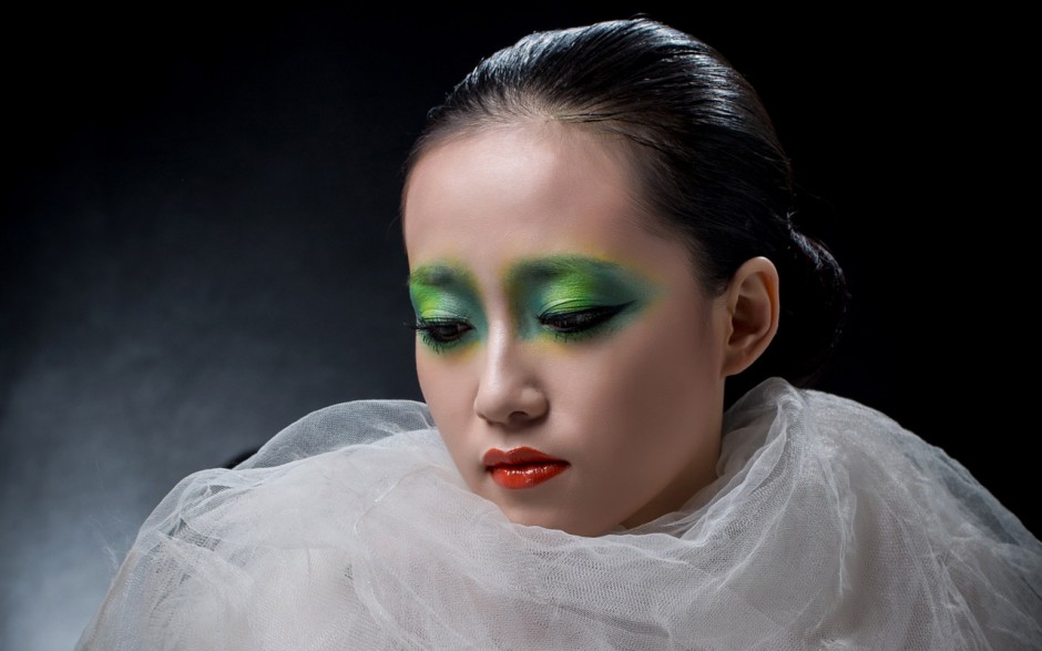 卸妝步驟及細(xì)節(jié)提示 教你如何挑選眼部卸妝產(chǎn)品