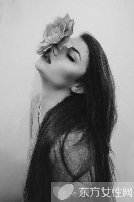 化妝卡粉怎么辦 7大妙招教你怎么化妝不卡粉