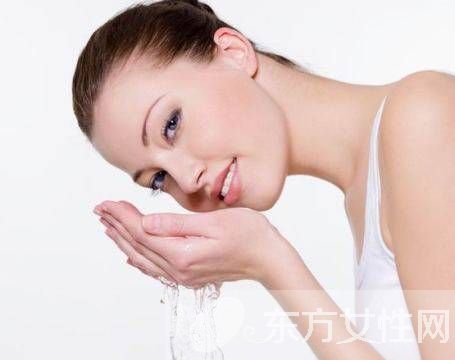 夜間護(hù)膚的五大步驟 及8個(gè)錯(cuò)誤的護(hù)膚方式