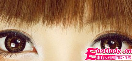 打造俏麗圣誕約會(huì)耀眼彩妝 讓你美美過(guò)圣誕