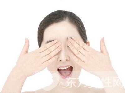 快速去眼袋的5個(gè)小知識(shí) 快學(xué)起來(lái)