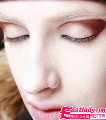 彩妝狂潮 2010秋冬玩轉[眼]花樣