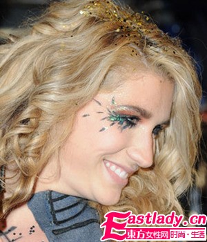 慵懶魅力 明星示范萬圣節(jié)彩妝靈感(組圖)