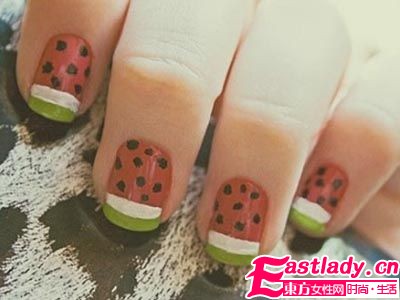 初秋新色美甲 獨(dú)一無二的指尖風(fēng)情