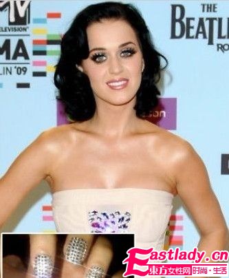 美甲小心思 好萊塢女星派對范美甲