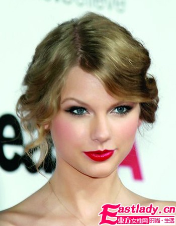優(yōu)雅風(fēng)情 盤點好萊塢女星最新風(fēng)情立體妝容(組圖)