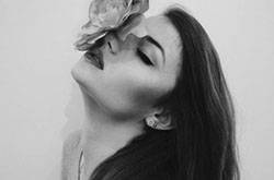 化妝卡粉怎么辦 7大妙招教你怎么化妝不卡粉