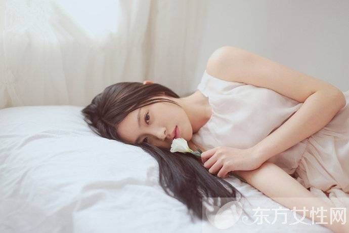 想要皮膚好 睡前護(hù)膚就得這樣做