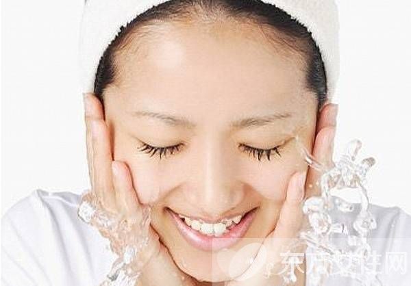 用醋洗臉好嗎 日常生活中如何正確洗臉方法推薦