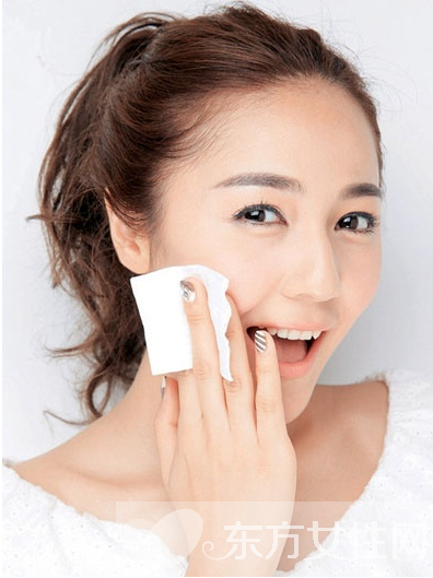 想要皮膚好 睡前護(hù)膚就得這樣做