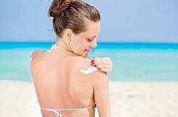 隔離霜和防曬霜有什么區(qū)別 揭隔離霜和防曬霜的3大區(qū)別