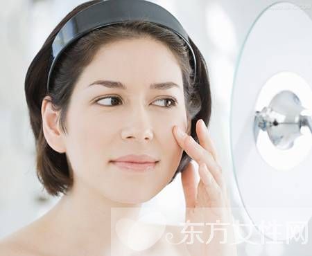 粉刺和痘痘的區(qū)別 這么做可以有效預(yù)防青春痘哦