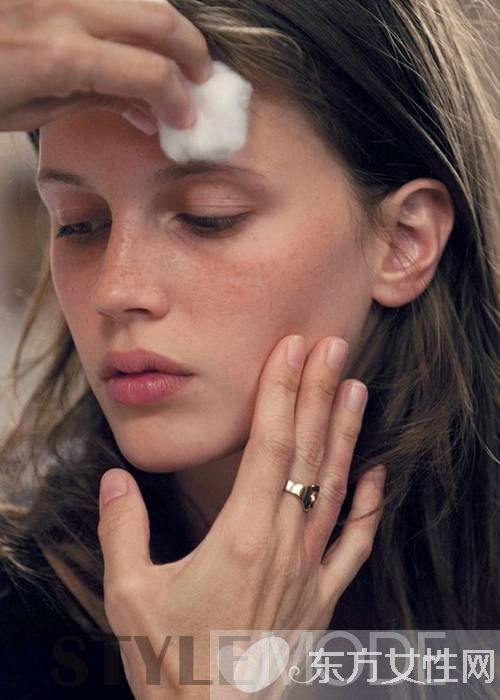 必知的冬季護(hù)膚步驟 讓你跟干燥皮說byebye