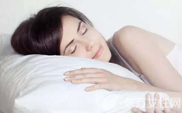 夜貓救星 四個(gè)絕招教你熬夜如何護(hù)膚