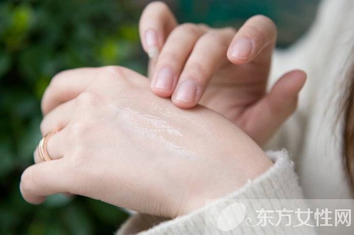 揭正確的美容護膚手法 精華可不是隨便涂的