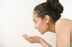 下巴長痘痘怎么調(diào)理 揭秘下巴長痘痘的五大原因