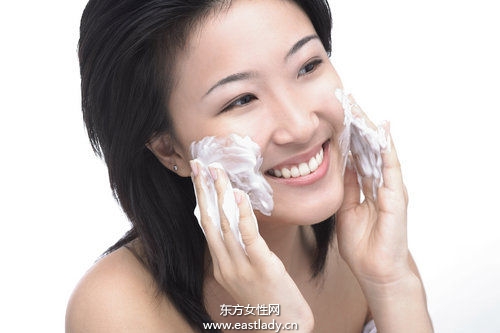 夏天如何護(hù)膚  7個(gè)方法讓你養(yǎng)出好肌膚