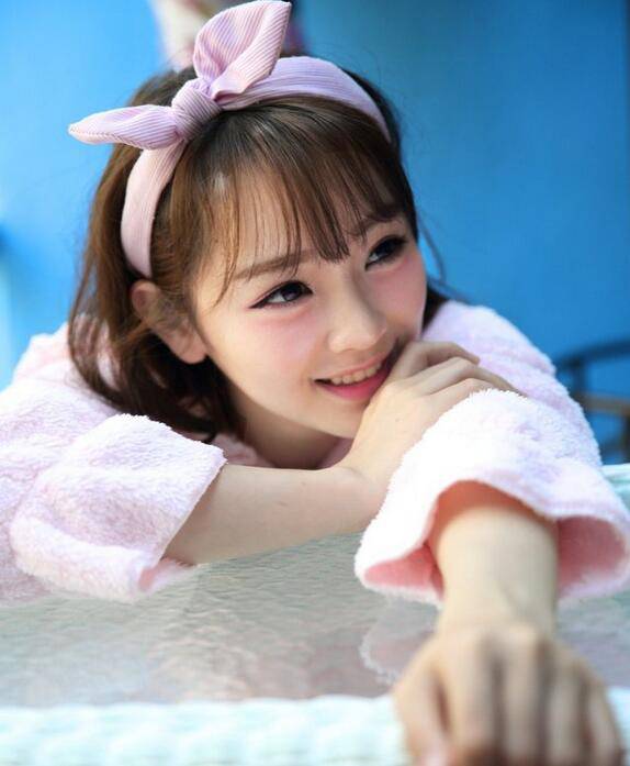 20歲花樣年齡 適合使用什么眼霜