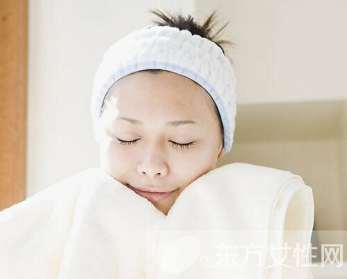 溫水洗臉有什么好處 用什么樣的水洗臉最好