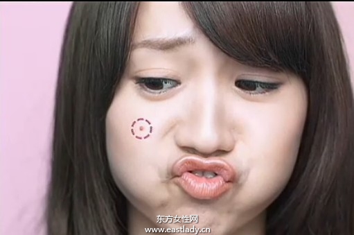 五個簡單小妙招 讓你跟青春痘疤痕say goodbye