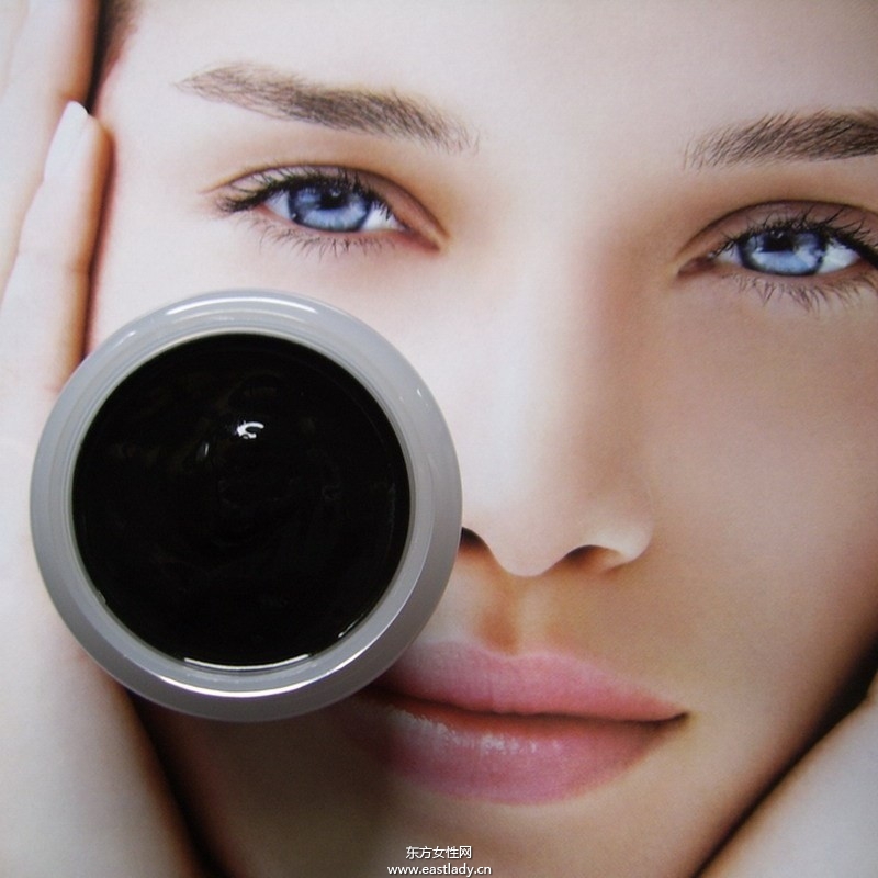 8個(gè)簡(jiǎn)單小妙招 輕松學(xué)會(huì)怎么去黑頭收縮毛孔