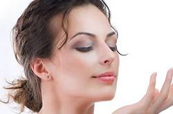 敏感肌膚用什么護(hù)膚品？