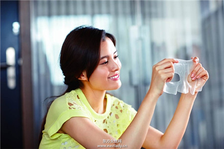 跟當(dāng)紅女星學(xué)敷面膜 肌膚好到爆