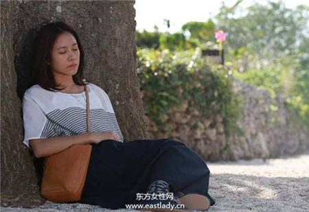 林嘉欣的保養(yǎng)秘訣 檸檬水+淋巴按摩