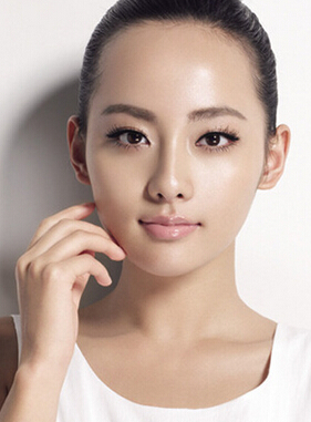 臉上脫皮怎么辦 如何應(yīng)對換季脫皮