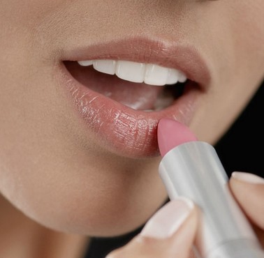 世上沒有丑女人 完美唇妝diy來幫忙