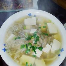 女性冬季必喝中醫(yī)養(yǎng)生美容湯