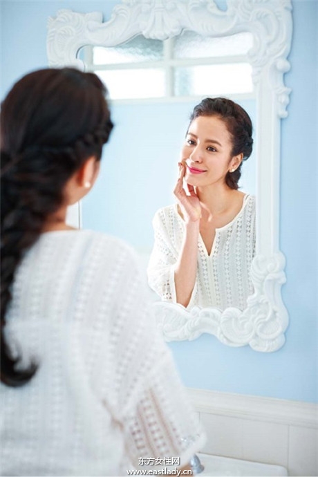 究極「鏡美容」發(fā)威 照出細(xì)節(jié)美人