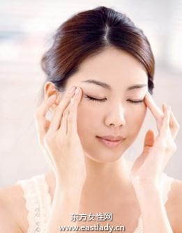 預(yù)防眼部皺紋注意事項(xiàng)