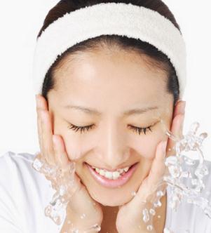 日常皮膚的清潔與保濕