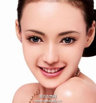 常做唇膜護理有助唇部肌膚恢復彈性