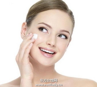 造成面部皮膚缺水的主要原因