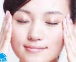 臉部按摩消除小細(xì)紋使肌膚變緊致
