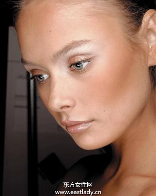 皮膚松弛的原因和護(hù)理要點