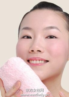 緊急祛痘小方法快速平復(fù)痘痘 讓痘痘 去無(wú)蹤