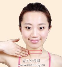 頸部按摩方法消除惹人頸紋