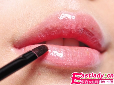 夏季如何護出水嫩嬌唇
