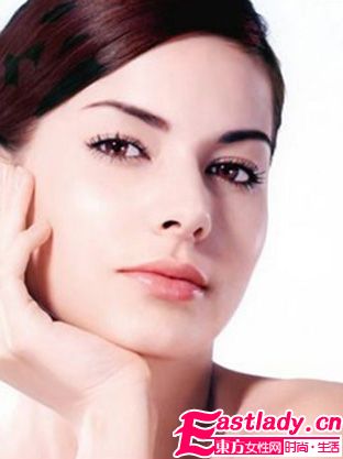 美白阻擊點(diǎn) 戰(zhàn)勝痘疤、斑點(diǎn)和黑眼圈困擾