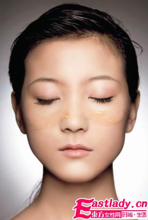 臉上長粉刺痘痘千萬不要擠