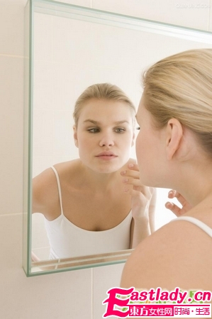 毛孔粗大5個原因 按壓皮膚