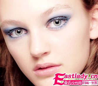 讓眼睛變大的眼妝顏色