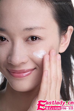 臉上皮膚干燥起皮的預(yù)防與護(hù)理