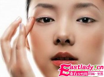 幫助女性撫平皺紋的8個方法